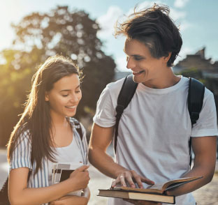 Contamos con diferentes becas para potenciar tus conocimientos. Ingressa y conoce más sobre este beneficio para el estudiante.